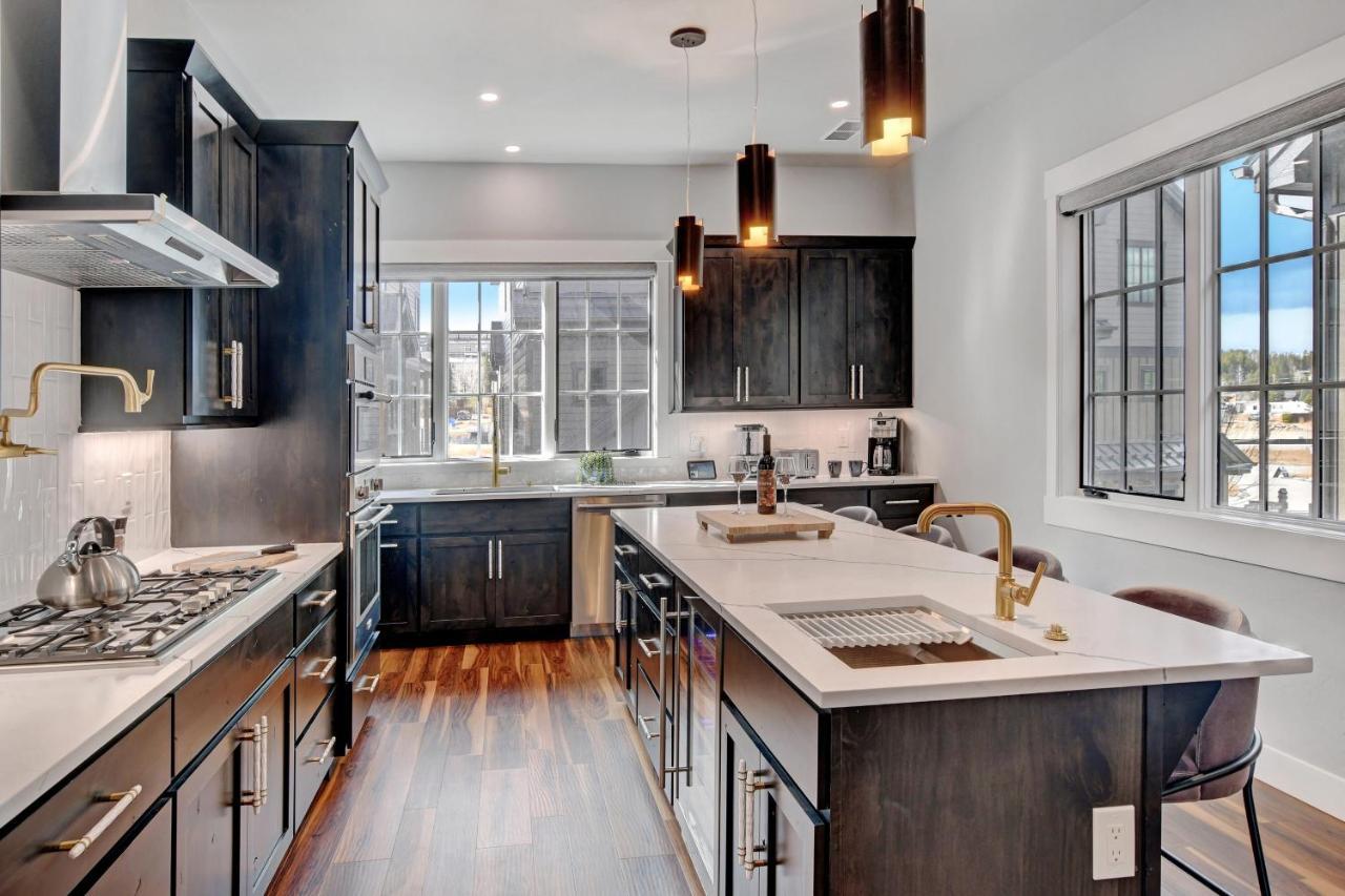 New Luxury River Front Villa #104 With Rooftop Hot Tub & Firepit, Great Views - 500 Dollars Of Free Activities & Equipment Rentals Daily Winter Park Bagian luar foto