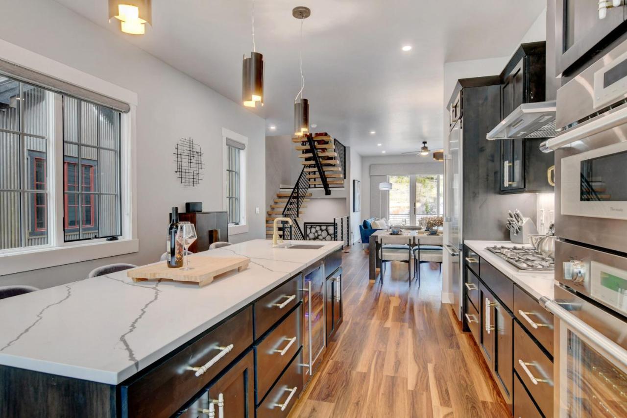 New Luxury River Front Villa #104 With Rooftop Hot Tub & Firepit, Great Views - 500 Dollars Of Free Activities & Equipment Rentals Daily Winter Park Bagian luar foto