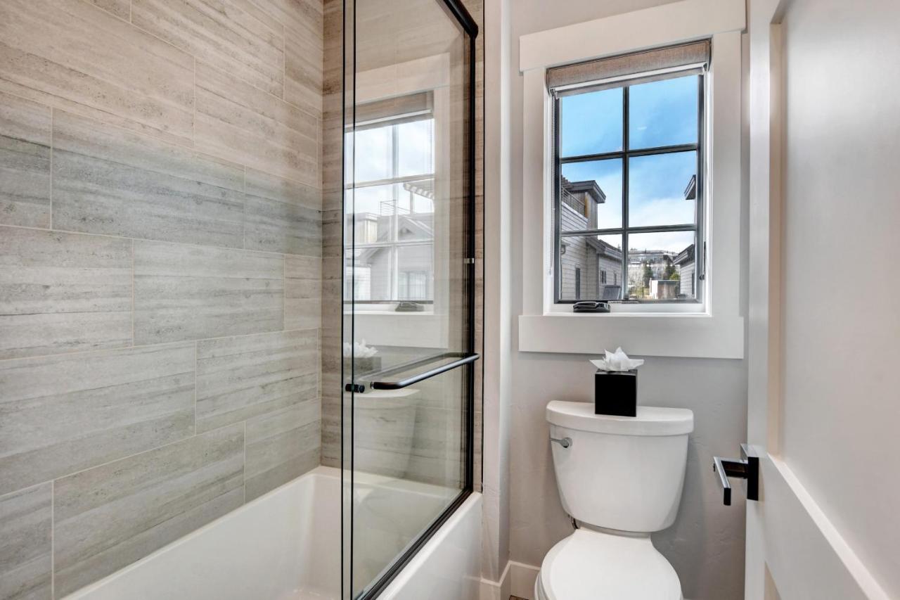 New Luxury River Front Villa #104 With Rooftop Hot Tub & Firepit, Great Views - 500 Dollars Of Free Activities & Equipment Rentals Daily Winter Park Bagian luar foto